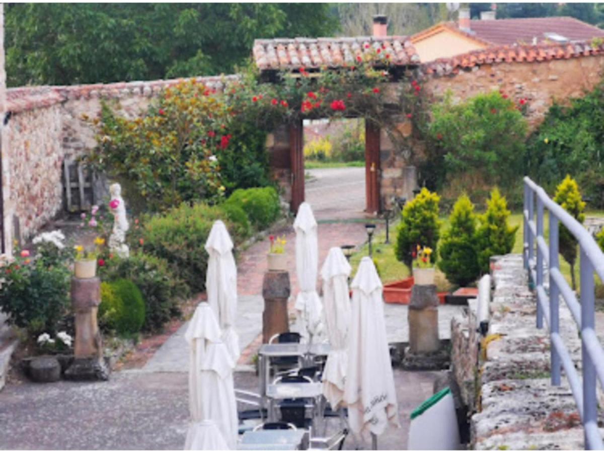 Hotel San Anton Abad Villafranca Montes De Oca Exterior foto